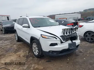 2018 Jeep Cherokee Latitude Plus with VIN 1C4PJLLBXJD514085, listed as a IAAI auction lot 40934899 with 153,619 mi miles. Bid and sale history available at carsss.com. Image 1.