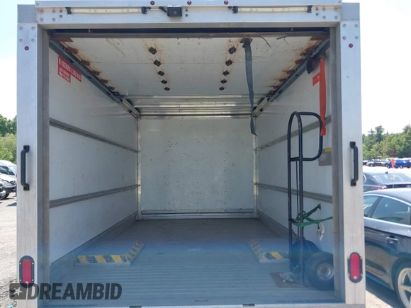 2020 Ford Transit z VIN 1FDBF6Z86LKA32278, wystawiony jako IAAI lot #42511403 z przebiegiem 94 821 mil mil oraz . Historia ofert i sprzedaży dostępna na DreamBid. Obrazek 8.