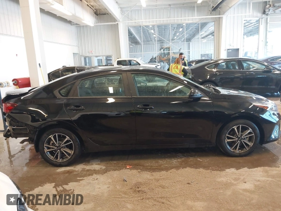 2022 Kia Forte LXS with VIN 3KPF24AD5NE484890, listed as a IAAI auction lot 41006516 with 39,213 mi miles and . Bid and sale history available at DreamBid. Image 13.