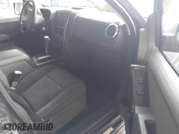 2010 Ford Explorer XLT z VIN 1FMEU7DE4AUA46736, wystawiony jako IAAI lot #42323483 z przebiegiem 120 000 mil mil oraz . Historia ofert i sprzedaży dostępna na DreamBid. Obrazek 5.
