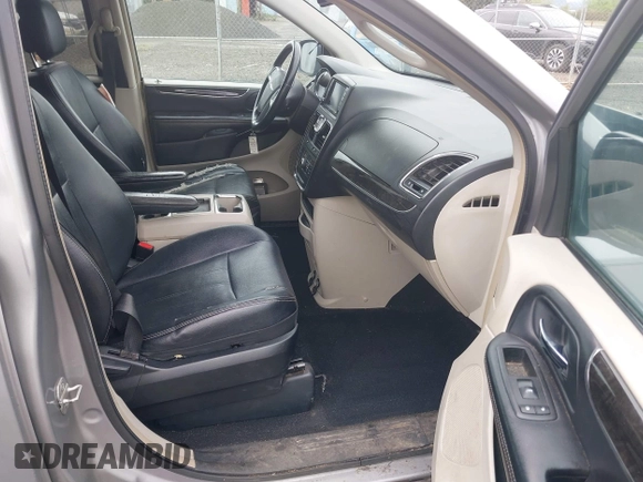 2013 Chrysler Town & Country Touring with VIN 2C4RC1BG2DR656629, listed as a IAAI auction lot 42024459 with 209,472 mi miles and . Bid and sale history available at DreamBid. Image 5.