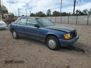 1986 Mercedes-Benz 300 E with VIN WDBEA30D4GA160943, listed as a Copart auction lot 74997584 with 81,982 mi miles and Salvage Title. Bid and sale history available at DreamBid. Image 4.