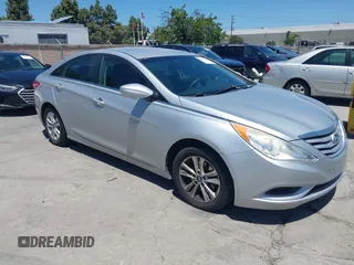 2013 Hyundai Sonata GLS z VIN 5NPEB4AC0DH741578, wystawiony jako IAAI lot #42304463 z przebiegiem 129 363 mil mil oraz . Historia ofert i sprzedaży dostępna na DreamBid. Obrazek 1.