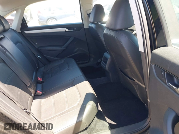 2012 Volkswagen Passat SE z VIN 1VWBP7A32CC089642, wystawiony jako IAAI lot #42056630 z przebiegiem 109 913 mil mil oraz . Historia ofert i sprzedaży dostępna na DreamBid. Obrazek 8.