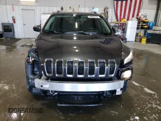 2016 Jeep Cherokee Latitude with VIN 1C4PJMCS4GW239803, listed as a Copart auction lot 49845735 with 104,306 mi miles and Salvage Title. Bid and sale history available at carsss.com. Image 5.
