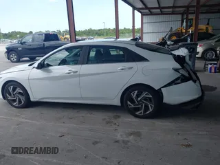 2025 Hyundai Elantra SEL Convenience z VIN KMHLS4DG6SU905114, wystawiony jako IAAI lot #42356092 z przebiegiem 9 569 mil mil oraz . Historia ofert i sprzedaży dostępna na DreamBid. Obrazek 14.