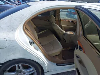 2008 Mercedes-Benz E-Class 3.0L with VIN WDBUF22XX8B205250, listed as a IAAI auction lot 41644715 with 233,381 mi miles. Bid and sale history available at carsss.com. Image 8.