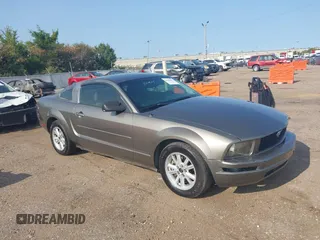 2005 Ford Mustang Deluxe with VIN 1ZVFT80N155216037, listed as a IAAI auction lot 40280504 with 247,066 mi miles and . Bid and sale history available at DreamBid. Image 1.