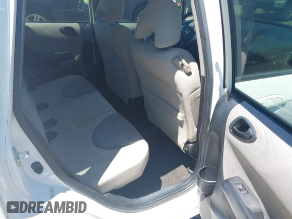 2007 Honda Fit с VIN JHMGD38437S011129, выставлен на аукционе IAAI как лот 42581199 с пробегом 193 482 миль миль и . История ставок и продаж доступна на DreamBid. Изображение 8.
