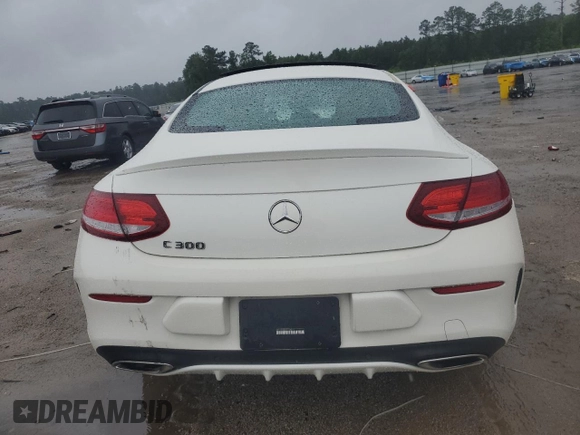 2018 Mercedes-Benz C 300 z VIN WDDWJ4JB3JF744520, wystawiony jako Copart lot #56414345 z przebiegiem Nie podano mil oraz Szkoda całkowita • Salvage title. Historia ofert i sprzedaży dostępna na DreamBid. Obrazek 6.
