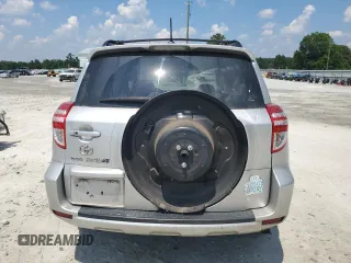 2010 Toyota RAV4 Limited z VIN JTMYF4DV3AD016055, wystawiony jako Copart lot #61856835 z przebiegiem 202 832 mil mil oraz Szkoda całkowita • Salvage title. Historia ofert i sprzedaży dostępna na DreamBid. Obrazek 6.