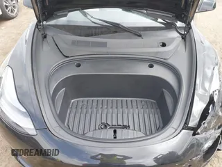 2023 Tesla Model 3 z VIN 5YJ3E1EA0PF680287, wystawiony jako IAAI lot #39491902 z przebiegiem 12 480 mil mil oraz . Historia ofert i sprzedaży dostępna na DreamBid. Obrazek 10.