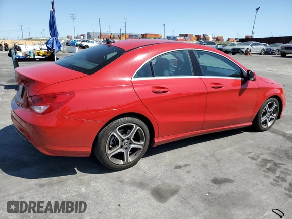 2019 Mercedes-Benz CLA 250 z VIN WDDSJ4EB7KN725677, wystawiony jako Copart lot #52457985 z przebiegiem 62 553 mil mil oraz Szkoda całkowita • Salvage title. Historia ofert i sprzedaży dostępna na DreamBid. Obrazek 3.