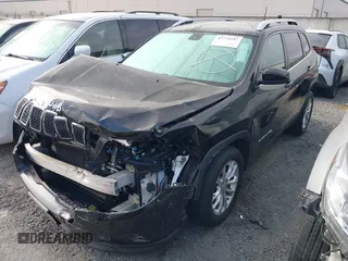 2019 Jeep Cherokee Latitude z VIN 1C4PJLCB2KD455843, wystawiony jako IAAI lot #42779247 z przebiegiem 65 576 mil mil oraz . Historia ofert i sprzedaży dostępna na DreamBid. Obrazek 2.