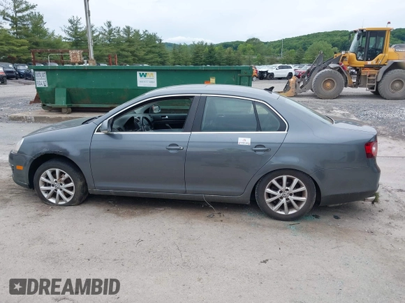 2010 Volkswagen Jetta Limited Edition with VIN 3VWRZ7AJXAM018241, listed as a IAAI auction lot 42340703 with Not provided miles and . Bid and sale history available at DreamBid. Image 14.