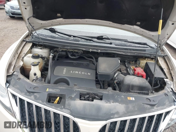 2014 Lincoln MKX with VIN 2LMDJ8JK1EBL13125, listed as a IAAI auction lot 41805340 with 100,078 mi miles. Bid and sale history available at carsss.com. Image 10.