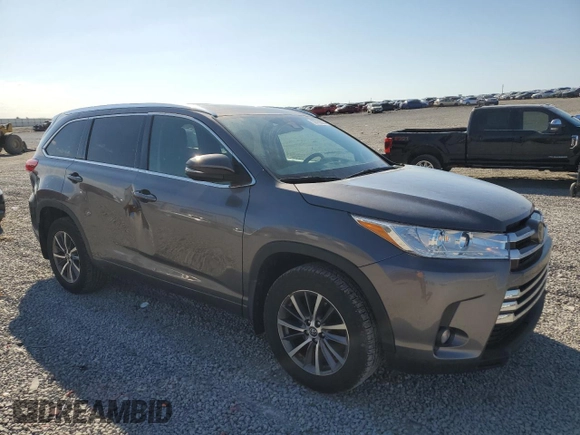 2017 Toyota Highlander XLE with VIN 5TDJZRFH5HS456984, listed as a Copart auction lot 50780025 with 113,287 mi miles and Salvage title. Bid and sale history available at DreamBid. Image 4.