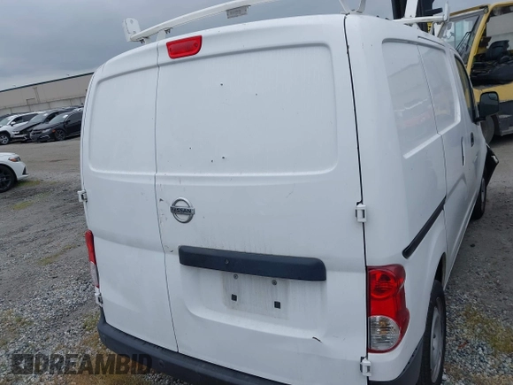 2015 Nissan NV200 SV with VIN 3N6CM0KNXFK710080, listed as a IAAI auction lot 41831172 with 144,397 mi miles. Bid and sale history available at carsss.com. Image 16.