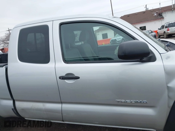 2006 Toyota Tacoma with VIN 5TEUX42N66Z233581, listed as a IAAI auction lot 41897141 with 153,117 mi miles and . Bid and sale history available at DreamBid. Image 13.
