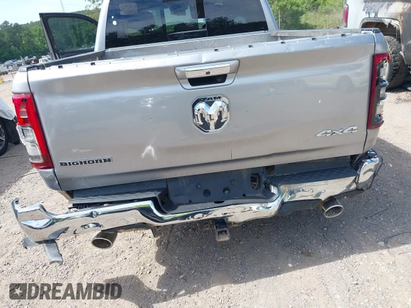 2020 Ram 1500 Big Horn z VIN 1C6SRFFTXLN101550, wystawiony jako IAAI lot #42275672 z przebiegiem 40 154 mil mil oraz . Historia ofert i sprzedaży dostępna na DreamBid. Obrazek 6.