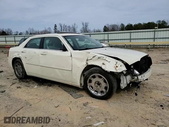 2005 Chrysler 300 with VIN 2C3AA53GX5H667639, listed as a Copart auction lot 47995985 with 70,890 mi miles and Clean Title. Bid and sale history available at carsss.com. Image 11.