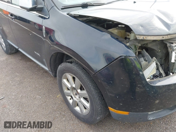 2008 Lincoln MKX z VIN 2LMDU88CX8BJ23026, wystawiony jako IAAI lot #41057779 z przebiegiem 176 690 mil mil oraz . Historia ofert i sprzedaży dostępna na DreamBid. Obrazek 14.