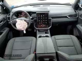 2024 GMC Acadia AWD AT4 z VIN 1GKENPKS5RJ159106, wystawiony jako Copart lot #52186485 z przebiegiem 20 704 mil mil oraz Szkoda całkowita • Salvage title. Historia ofert i sprzedaży dostępna na DreamBid. Obrazek 8.