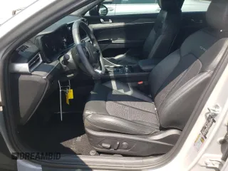 2022 Kia K5 GT-Line z VIN 5XXG64J28NG085177, wystawiony jako Copart lot #61235273 z przebiegiem 31 846 mil mil oraz Nie do naprawy • Non repairable. Historia ofert i sprzedaży dostępna na DreamBid. Obrazek 7.