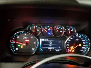 2019 Chevrolet Tahoe LS z VIN 1GNSKAKC7KR279792, wystawiony jako Copart lot #59736665 z przebiegiem 103 984 mil mil oraz Szkoda całkowita • Salvage title. Historia ofert i sprzedaży dostępna na DreamBid. Obrazek 9.