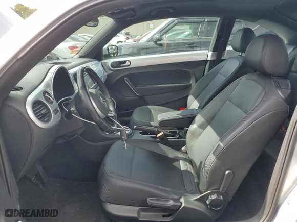 2012 Volkswagen Beetle 2.5L w/Sun PZEV with VIN 3VWJP7ATXCM636831, listed as a Copart auction lot 73838054 with 132,910 mi miles and Salvage Title. Bid and sale history available at carsss.com. Image 7.