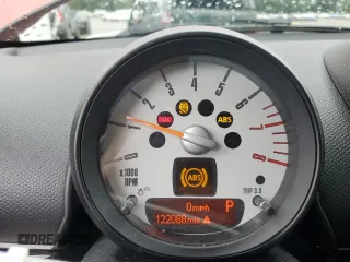 2014 MINI Countryman S with VIN WMWZC3C53EWP25410, listed as a Copart auction lot 62900915 with 122,088 mi miles and Clean title. Bid and sale history available at DreamBid. Image 9.