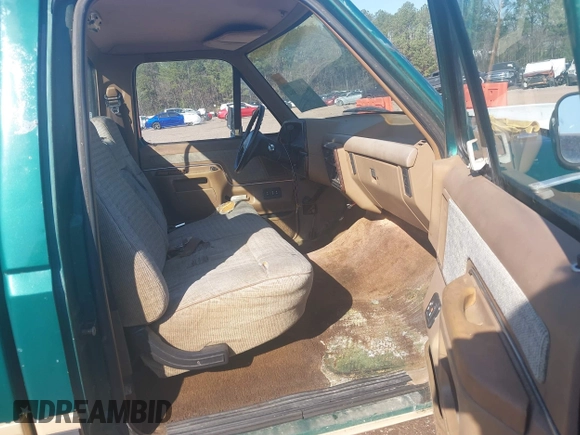 1991 Ford F-150 with VIN 1FTDF15Y4MPB03424, listed as a IAAI auction lot 41816984 with 18,118 mi miles. Bid and sale history available at carsss.com. Image 5.