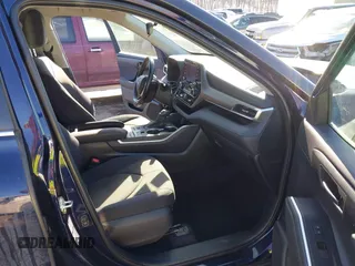 2020 Toyota Highlander LE z VIN 5TDBZRBH4LS043649, wystawiony jako IAAI lot #41425332 z przebiegiem 66 161 mil mil oraz . Historia ofert i sprzedaży dostępna na DreamBid. Obrazek 5.