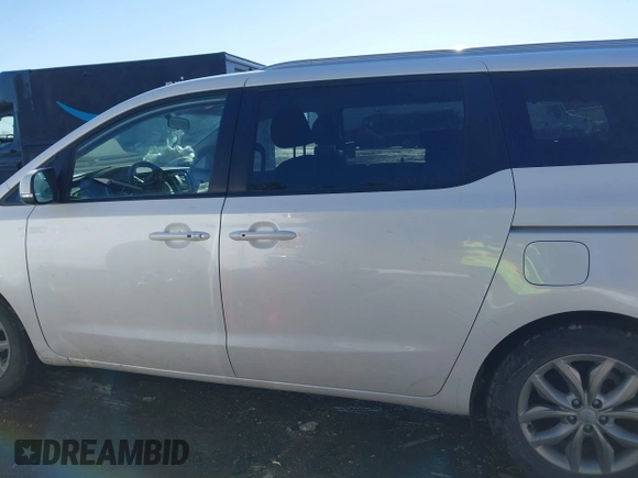2019 Kia Sedona LX with VIN KNDMB5C13K6547535, listed as a IAAI auction lot 41430560 with 59,937 mi miles. Bid and sale history available at carsss.com. Image 14.