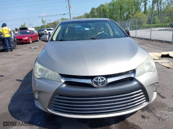 2015 Toyota Camry XLE with VIN 4T1BF1FK3FU001212, listed as a IAAI auction lot 41934444 with 196,233 mi miles. Bid and sale history available at carsss.com. Image 12.