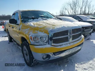 2008 Dodge 1500 SLT z VIN 1D7HU182X8S570998, wystawiony jako IAAI lot #41272862 z przebiegiem 226 790 mil mil oraz . Historia ofert i sprzedaży dostępna na DreamBid. Obrazek 1.