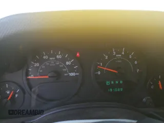 2007 Jeep Wrangler X z VIN 1J4GA39107L229841, wystawiony jako Copart lot #59998895 z przebiegiem 191 089 mil mil oraz Czysty tytuł • Clean title. Historia ofert i sprzedaży dostępna na DreamBid. Obrazek 9.