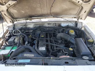 2001 Jeep Cherokee Sport with VIN 1J4FT48S81L507558, listed as a IAAI auction lot 41586992 with 279,132 mi miles. Bid and sale history available at carsss.com. Image 10.