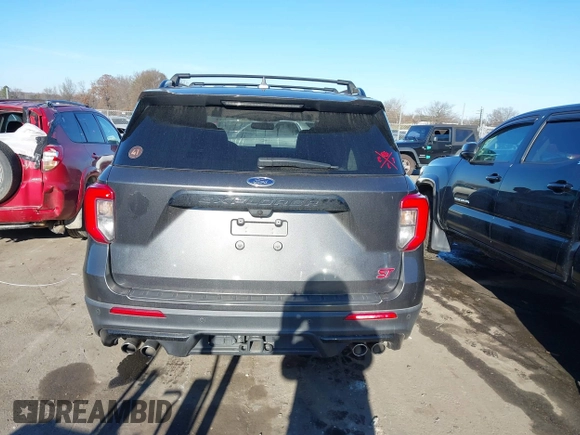 2020 Ford Explorer ST with VIN 1FM5K8GCXLGB71411, listed as a IAAI auction lot 41131576 with 72,162 mi miles. Bid and sale history available at carsss.com. Image 16.