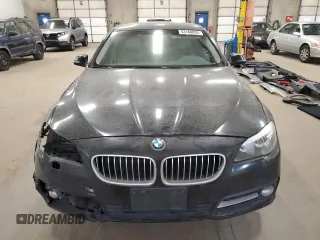 2015 BMW 5 Series 528i z VIN WBA5A5C59FD512538, wystawiony jako Copart lot #53160655 z przebiegiem 122 980 mil mil oraz Czysty tytuł • Clean title. Historia ofert i sprzedaży dostępna na DreamBid. Obrazek 5.