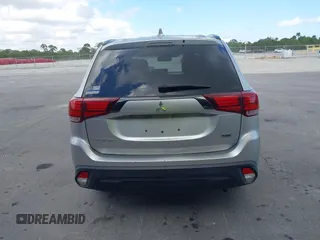 2020 Mitsubishi Outlander ES z VIN JA4AZ3A37LZ042888, wystawiony jako IAAI lot #41474954 z przebiegiem 98 616 mil mil oraz . Historia ofert i sprzedaży dostępna na DreamBid. Obrazek 16.