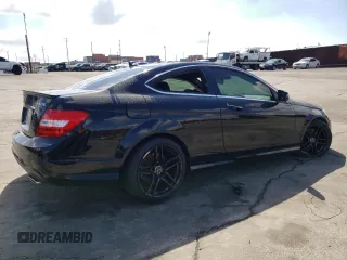 2015 Mercedes-Benz C 350 z VIN WDDGJ8JB9FG384277, wystawiony jako Copart lot #50709404 z przebiegiem 54 349 mil mil oraz . Historia ofert i sprzedaży dostępna na DreamBid. Obrazek 3.
