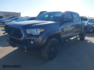 2022 Toyota Tacoma 2WD SR5 with VIN 3TMAZ5CN5NM176660, listed as a IAAI auction lot 41585551 with 32,303 mi miles. Bid and sale history available at carsss.com. Image 17.