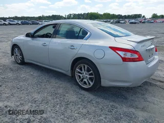 2009 Nissan Maxima S with VIN 1N4AA51E39C822835, listed as a IAAI auction lot 42184912 with 186,131 mi miles and . Bid and sale history available at DreamBid. Image 3.