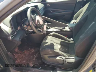 2022 Hyundai Elantra SEL z VIN KMHLM4AG4NU305405, wystawiony jako Copart lot #52662805 z przebiegiem 37 329 mil mil oraz Szkoda całkowita • Salvage title. Historia ofert i sprzedaży dostępna na DreamBid. Obrazek 7.