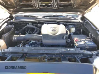 2017 Toyota Tacoma SR5 z VIN 3TMCZ5AN1HM062459, wystawiony jako IAAI lot #42138261 z przebiegiem 75 474 mil mil oraz . Historia ofert i sprzedaży dostępna na DreamBid. Obrazek 10.