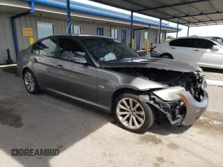 2011 BMW 3 Series 328i with VIN WBAPH5C50BA444114, listed as a Copart auction lot 52643655 with 189,437 mi miles and Salvage Title. Bid and sale history available at carsss.com. Image 4.