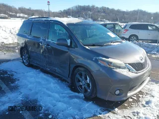 2017 Toyota Sienna SE with VIN 5TDXZ3DC0HS820274, listed as a IAAI auction lot 41272478 with 153,298 mi miles and . Bid and sale history available at DreamBid. Image 1.