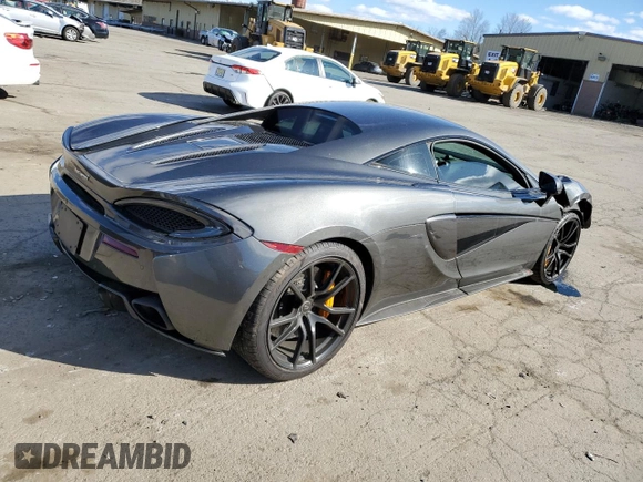 2017 McLaren 570S z VIN SBM13DAAXHW002218, wystawiony jako Copart lot #41875174 z przebiegiem 27 857 mil mil oraz . Historia ofert i sprzedaży dostępna na DreamBid. Obrazek 3.