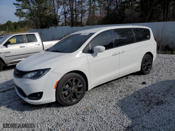 2020 Chrysler Pacifica Touring with VIN 2C4RC1FG4LR249923, listed as a Copart auction lot 48954015 with 167,733 mi miles and Clean Title. Bid and sale history available at carsss.com. Image 1.